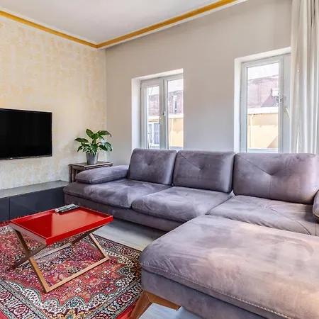 Cozy Flat W Balcony 8 Min To Metro And Taksim *
