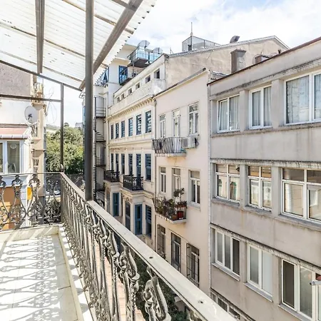 Lejlighed Cozy Flat W Balcony 8 Min To Metro And Taksim