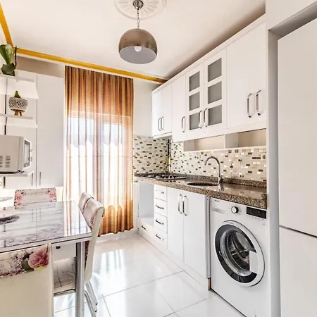 Cozy Flat W Balcony 8 Min To Metro And Taksim Lejlighed